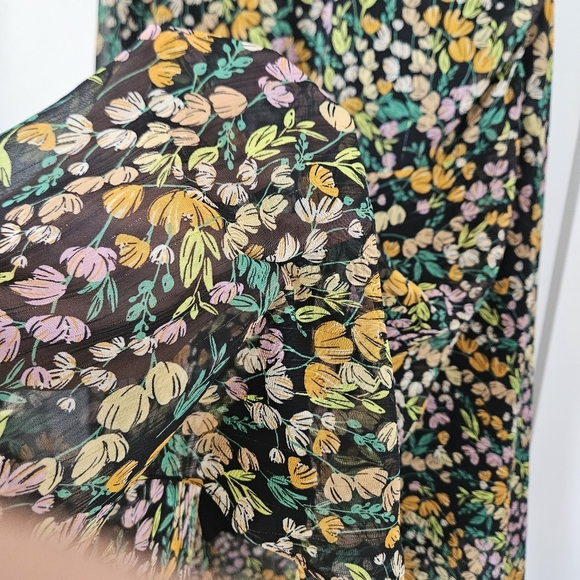 ASTR Asymmetrical Floral Dress - Black and Yellow - Picture 6 of 7